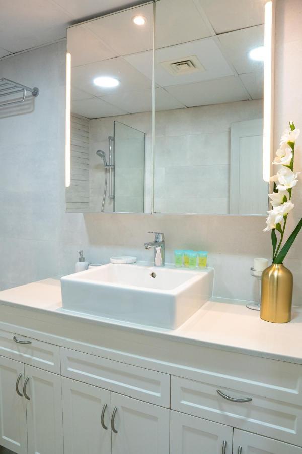Veluxa - Stylish 2 Bed With View Apartment Dubai